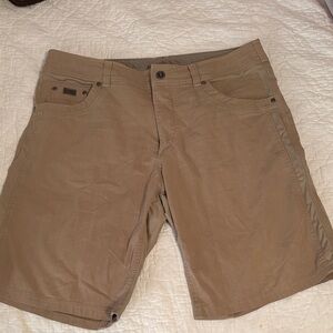 Kuhl Classic Men's Khaki Shorts‎